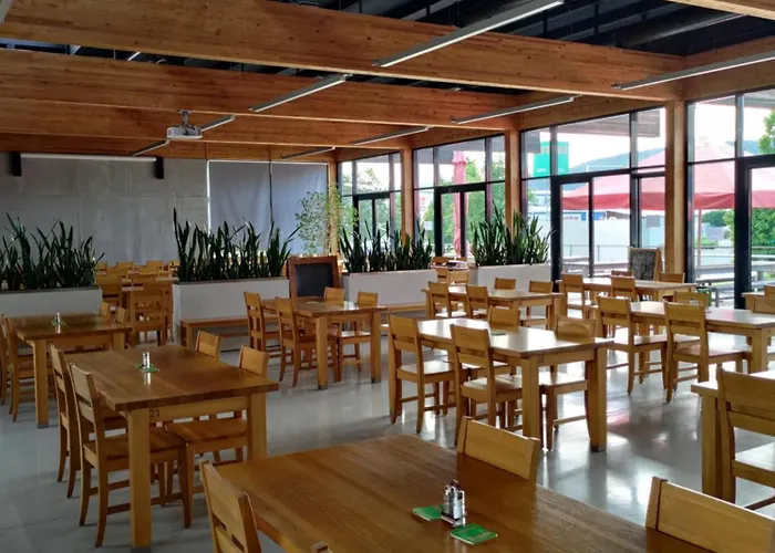 Hotel Pivotel Mmx 3*